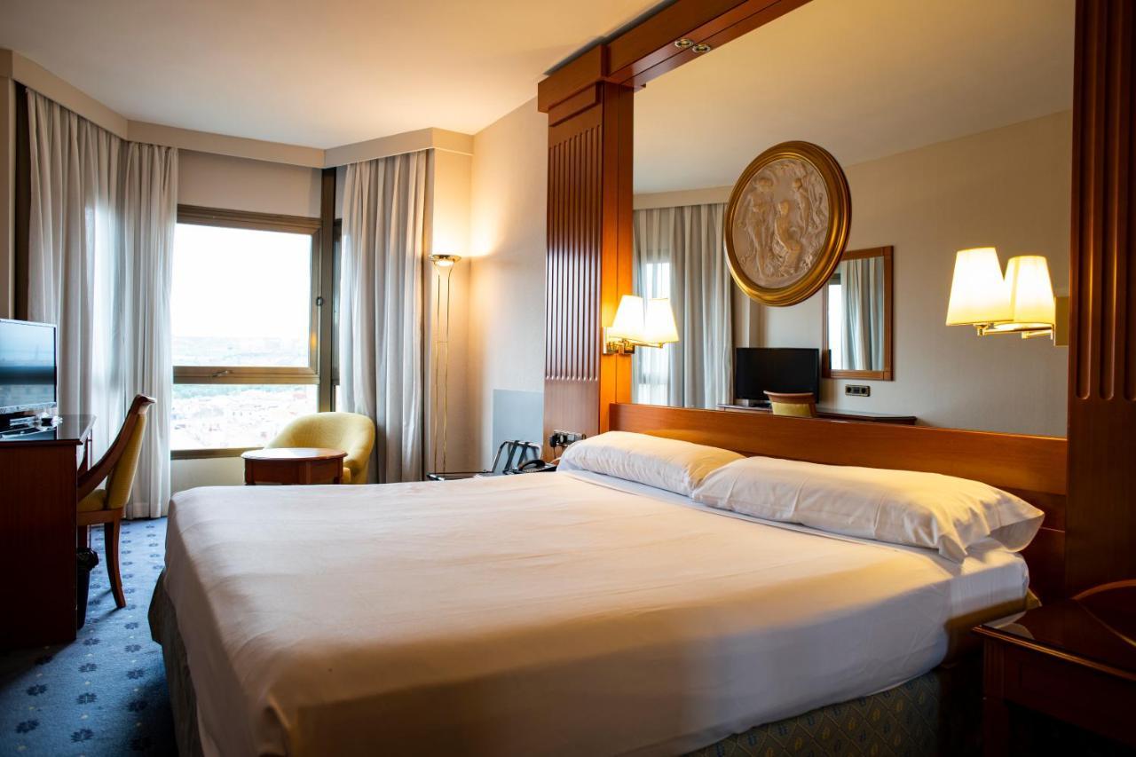 Hotel Los Bracos Логроньйо Екстер'єр фото
