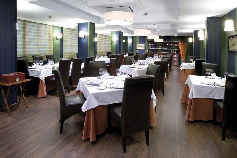 Hotel Los Bracos Логроньйо Ресторан фото